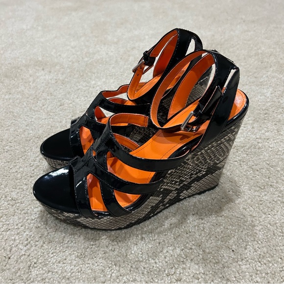 CALVIN KLEIN Patent Leather Wedge Sandals Size 8M - Picture 2 of 10
